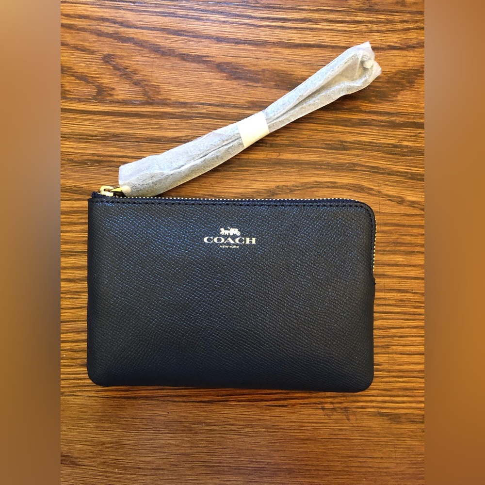 COACH Corner Zip Wristlet Midnight ACCEPTING OFFERS